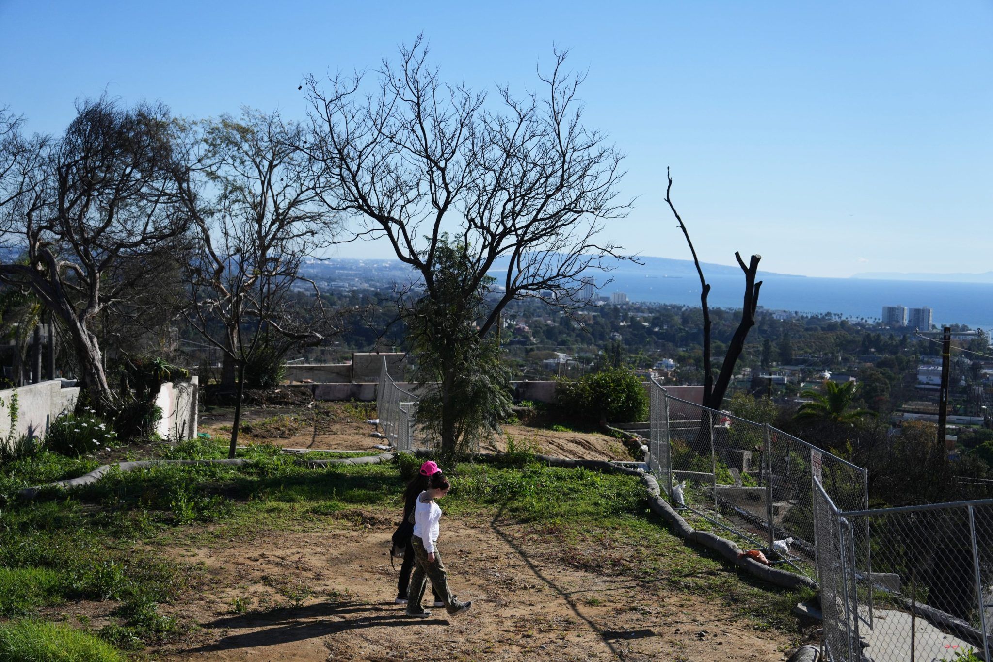 Califórnia exige de bancos agilidade em pagamentos a vítimas de incêndios