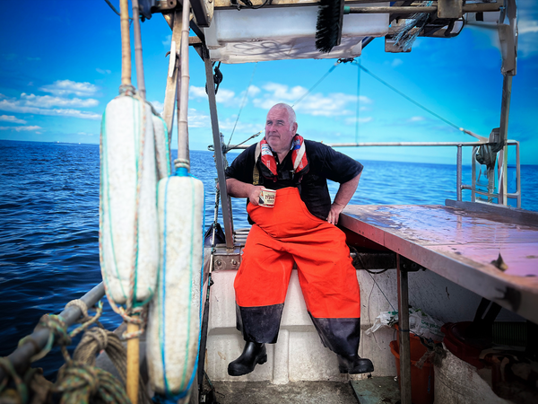 Documentário expõe fúria e desespero de pescadores contra desastre ecológico