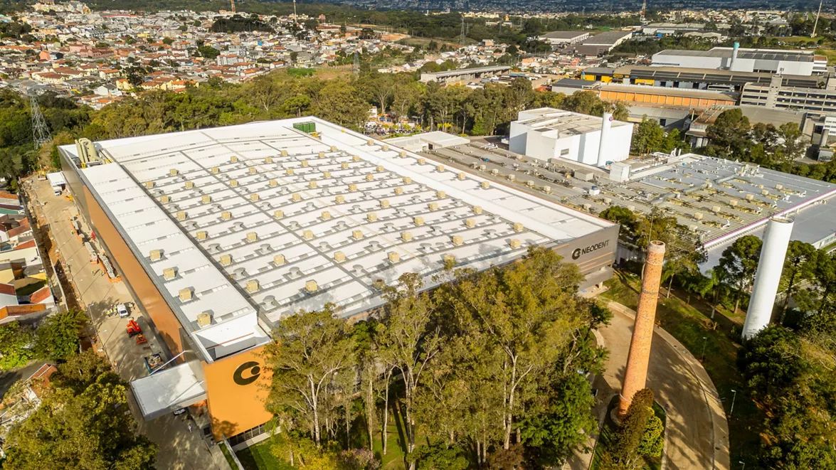 Neodent investe R$ 2 bi em fábrica de implantes e mira liderança global