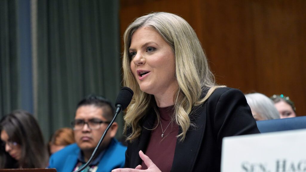 Heidi Overton, indicada para FDA, evita temas quentes em sabatina no Senado