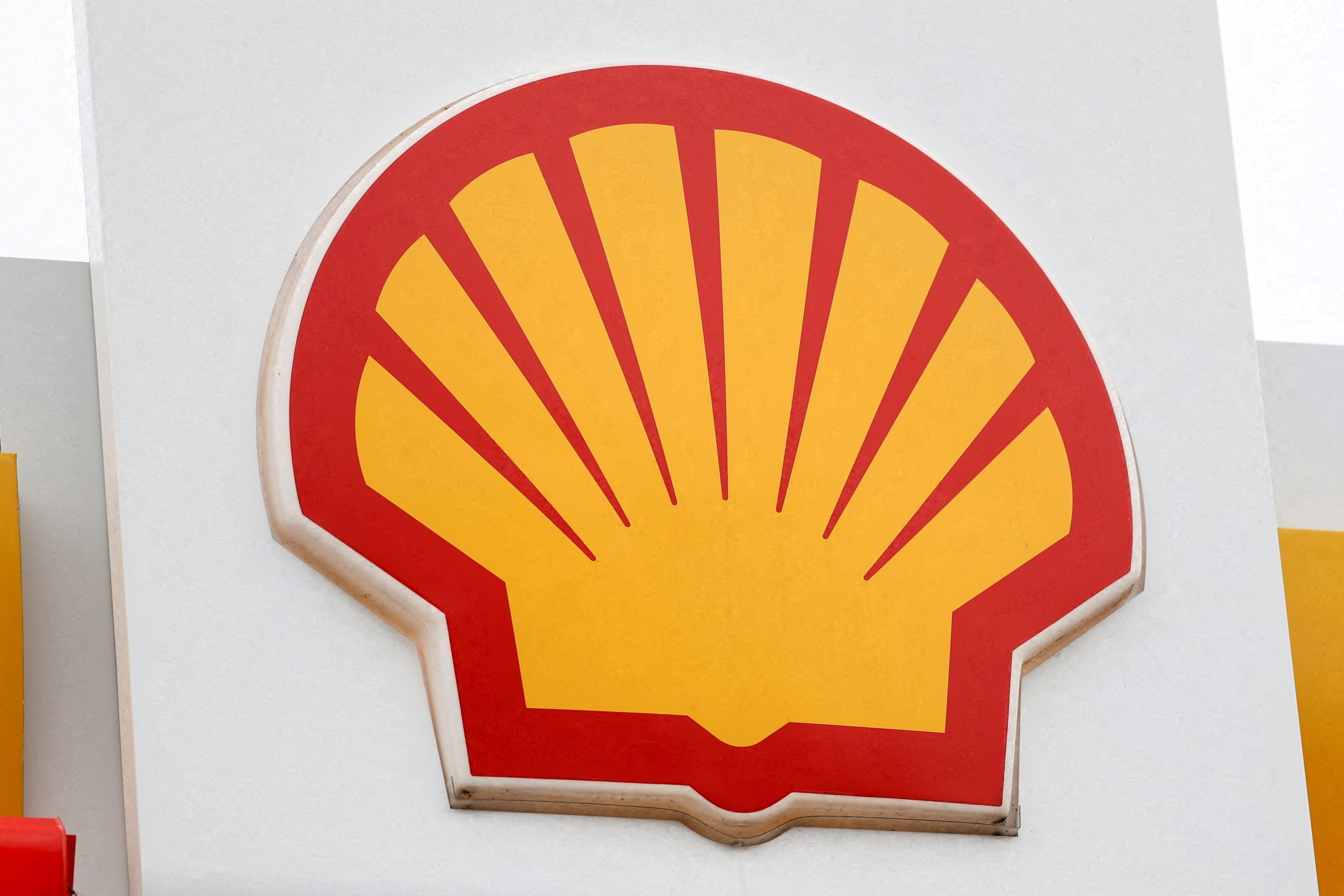 Shell antecipa lucro robusto em gás e equilibra volatilidade geopolítica