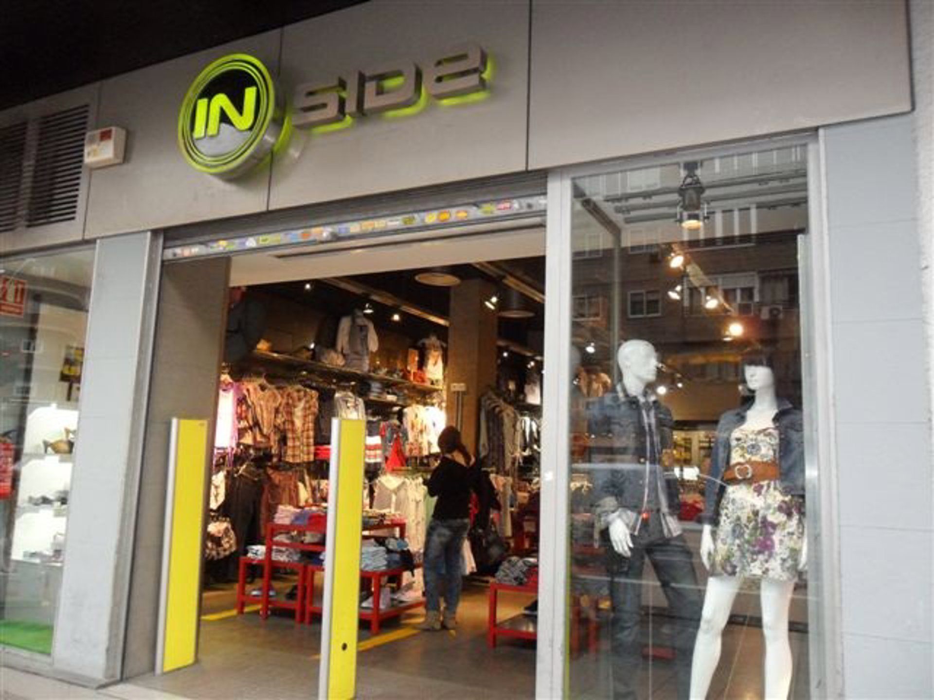 Liwe corta perdas pela metade e foca em ajuste de rede de lojas