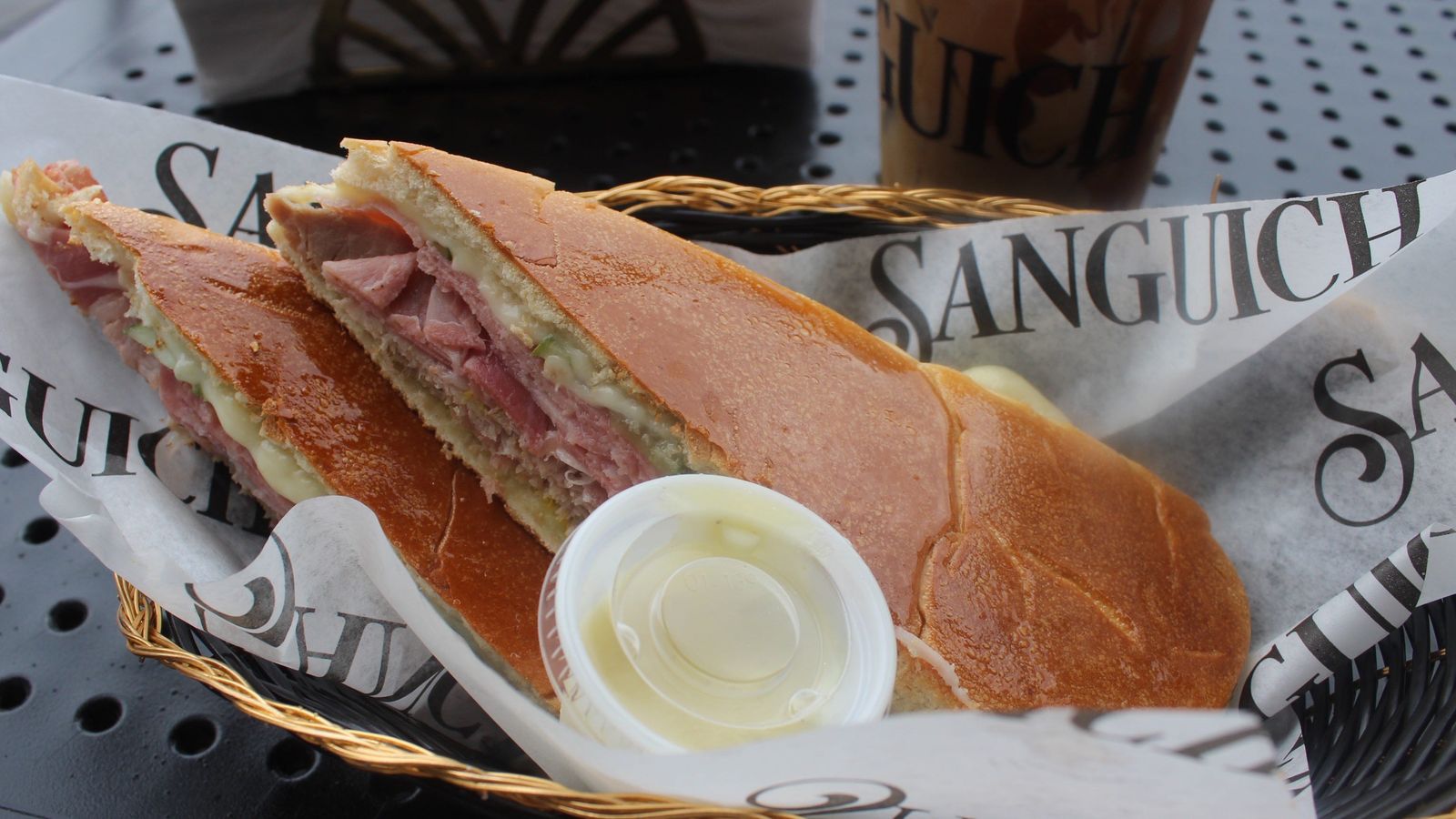 Sanguich transforma sanduíche cubano em ícone de escala em Miami