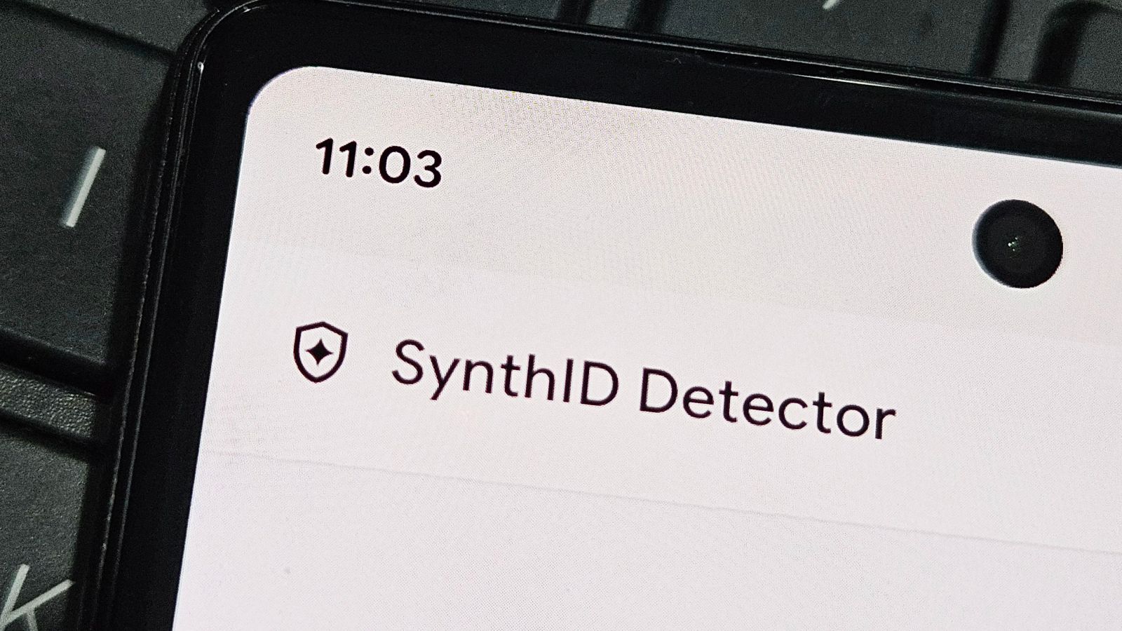 Google lança detector de IA para combater desinformação