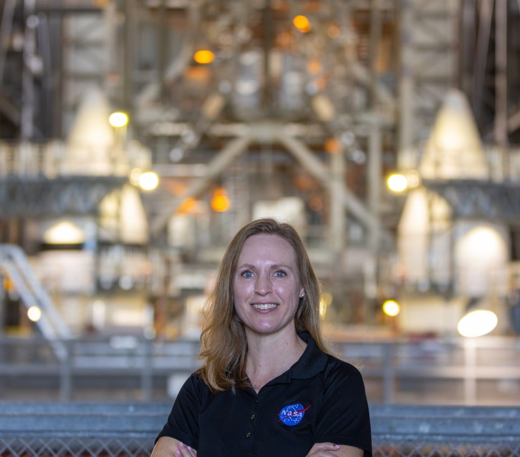 Allison Mjoen: A engenheira que guia a volta da NASA à Lua
