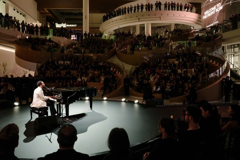 John Legend e a passarela do luxo: a moda como ponte para a identidade