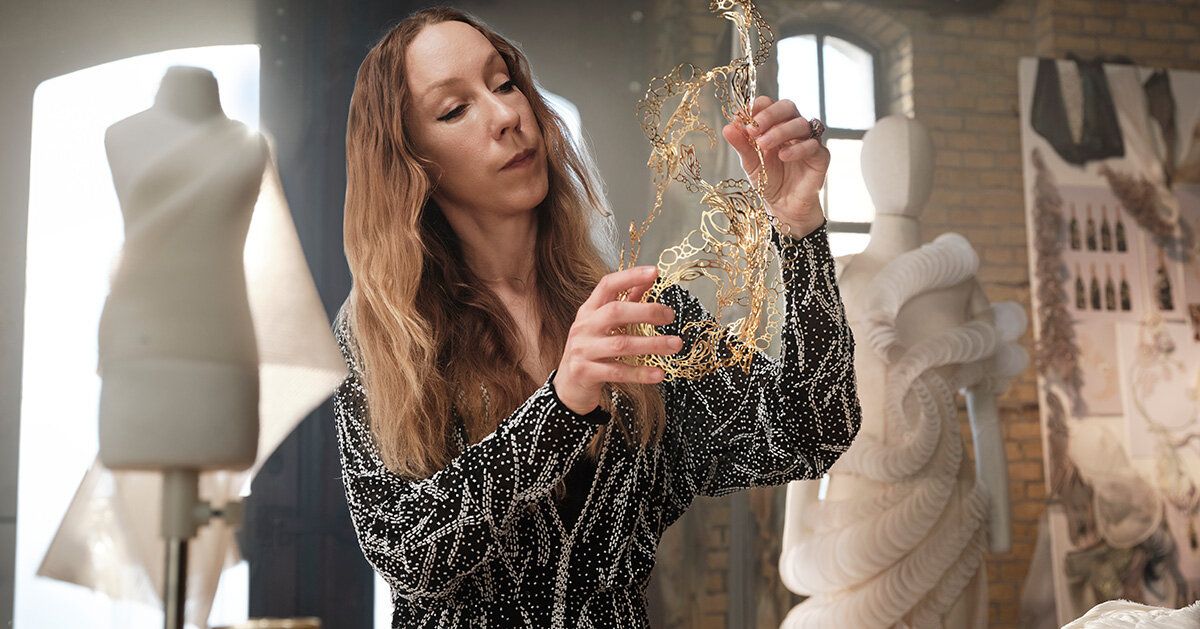 Iris van Herpen: A Sinfonia Invisível da Natureza em Forma