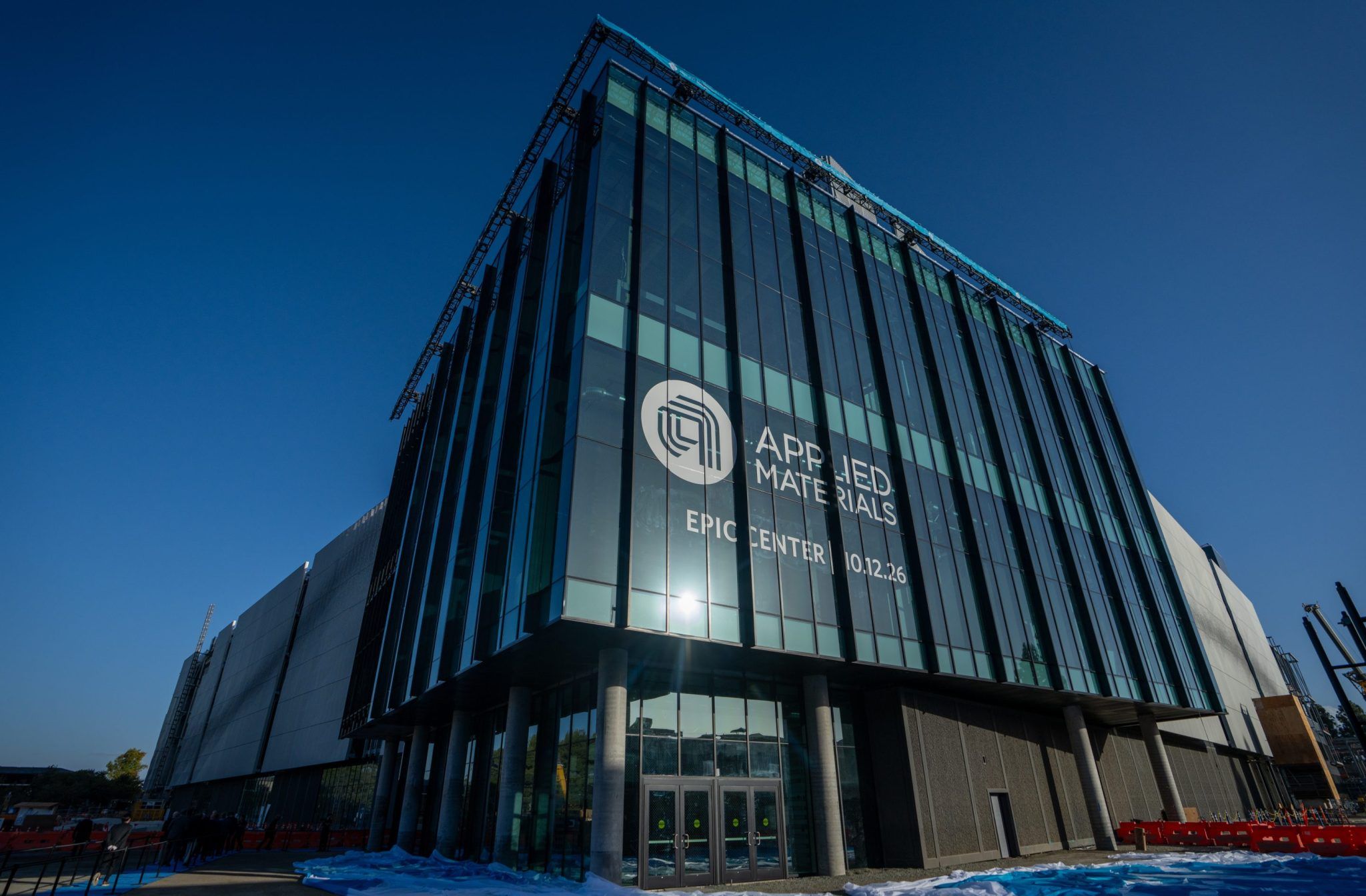 Applied Materials investe US$ 5 bi em IA para reduzir em 50% tempo de desenvolvimento de chips