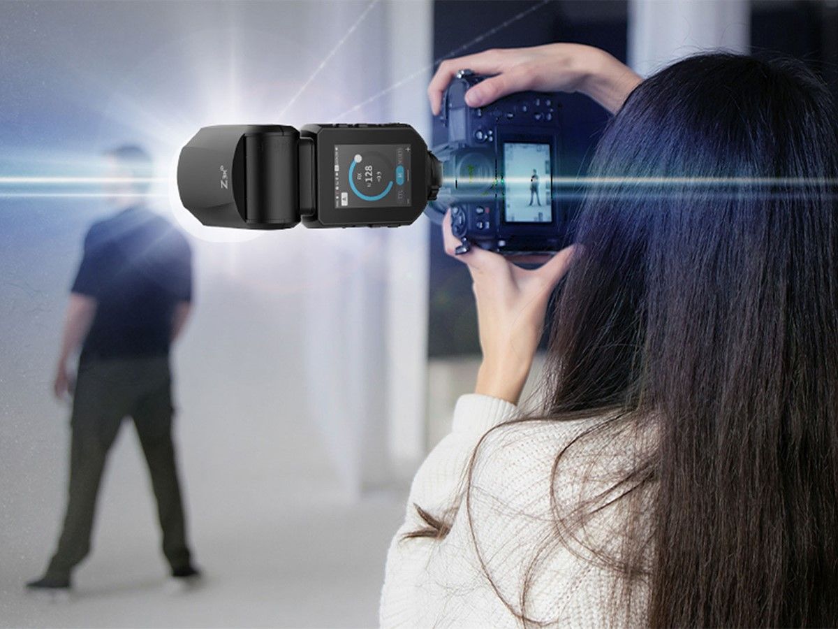 NEEWER desafia mercado de iluminação com o novo flash Z3R de 100Ws