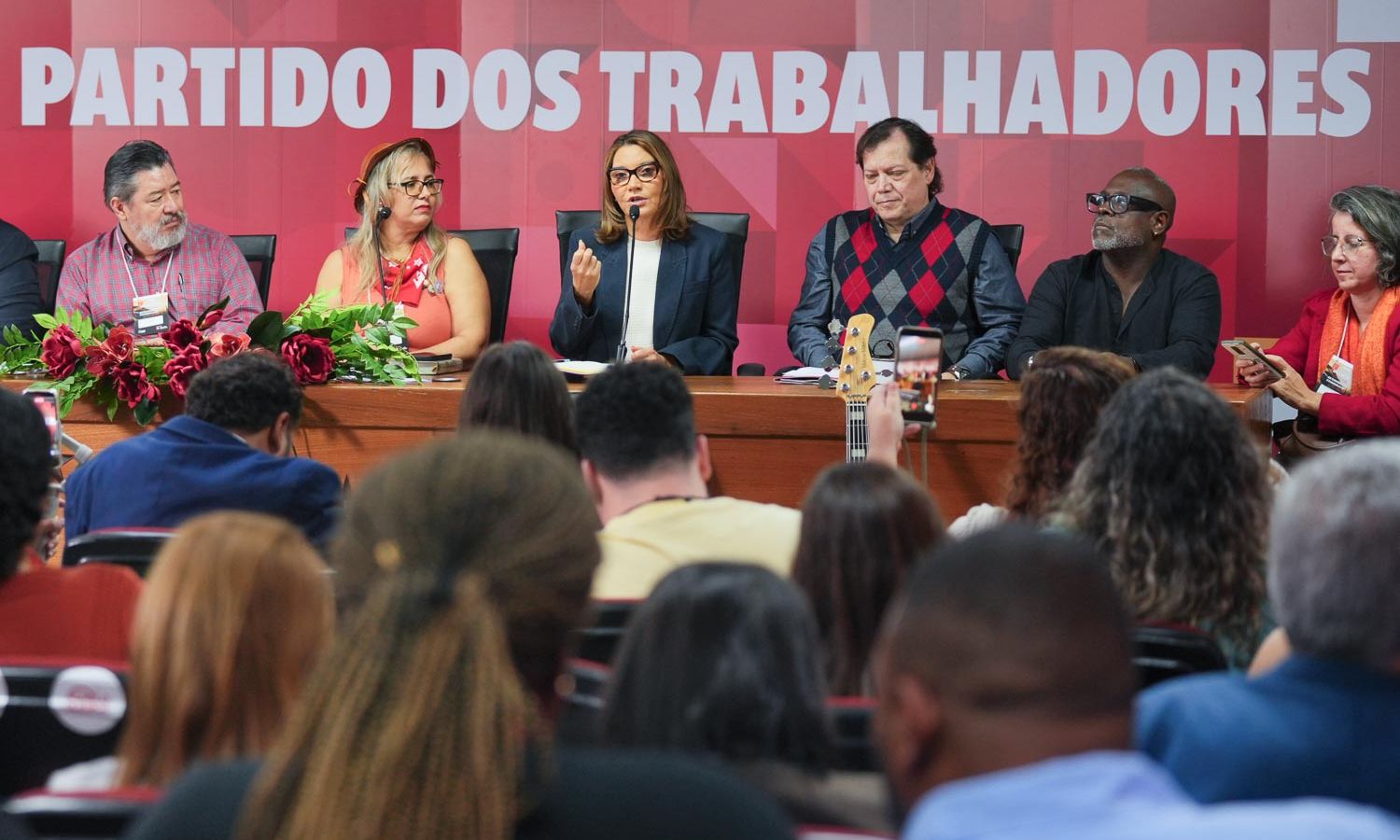 PT tenta reconquistar evangélicos com carta e pauta social — estratégia mira 2026