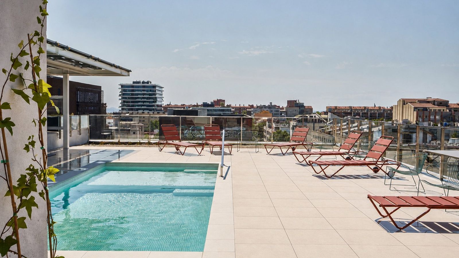 Accor inaugura em Barcelona o maior hotel ibis budget da Península Ibérica