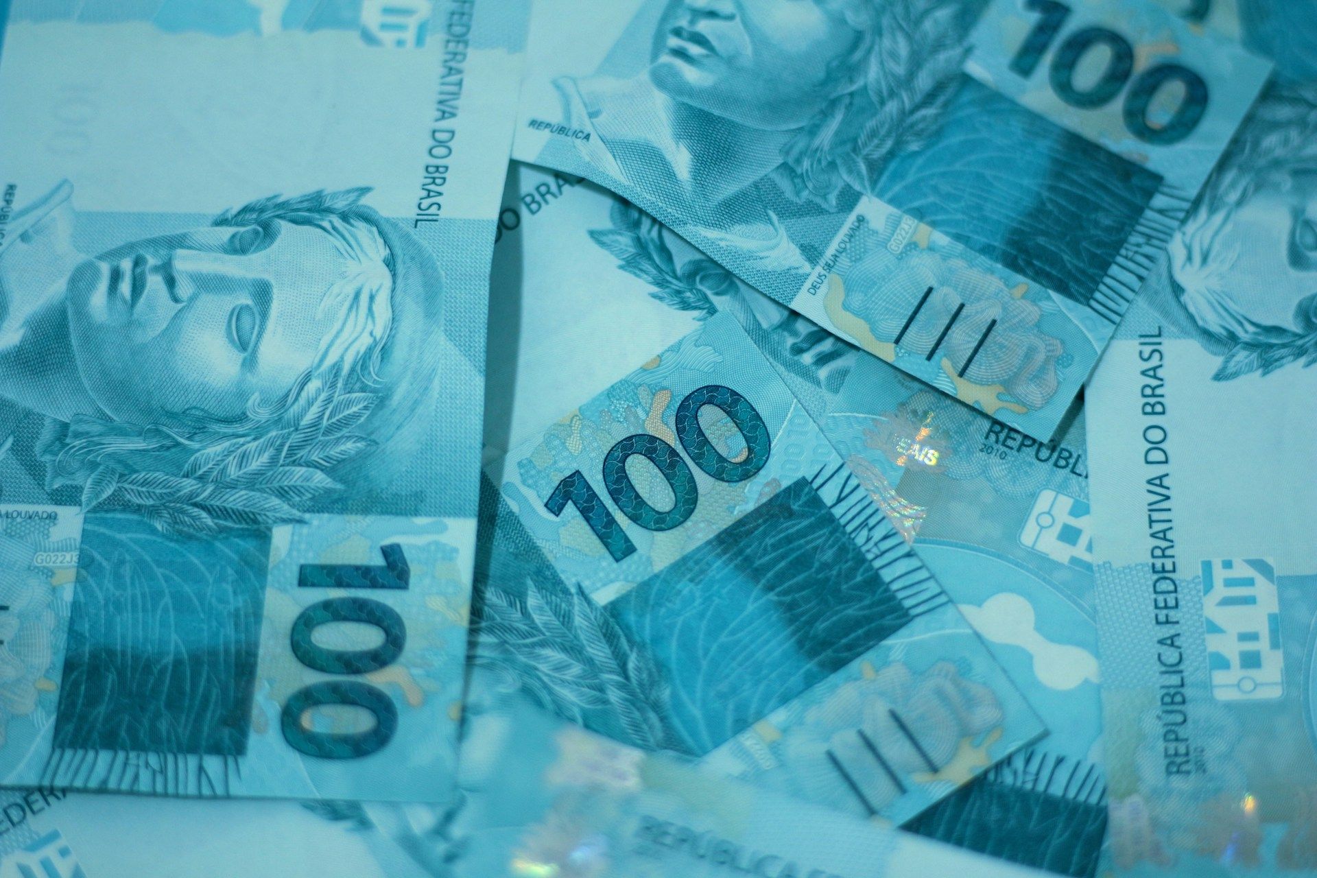 Governo pressiona spreads bancários com novo consignado privado