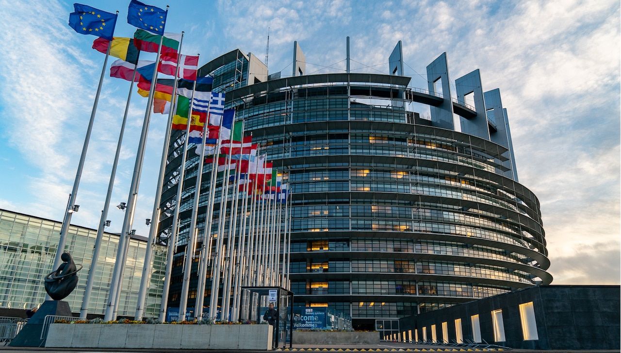 União Europeia amplia imposto sobre carbono — 180 novos produtos entram na mira
