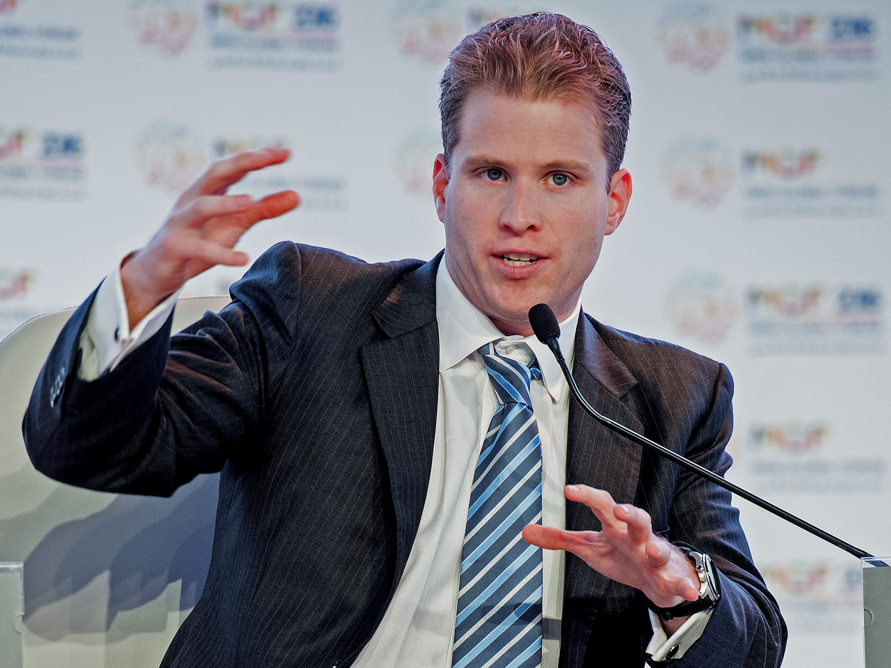 Joe Lonsdale acusa CEOs de mascarar erros de gestão com desculpa da IA