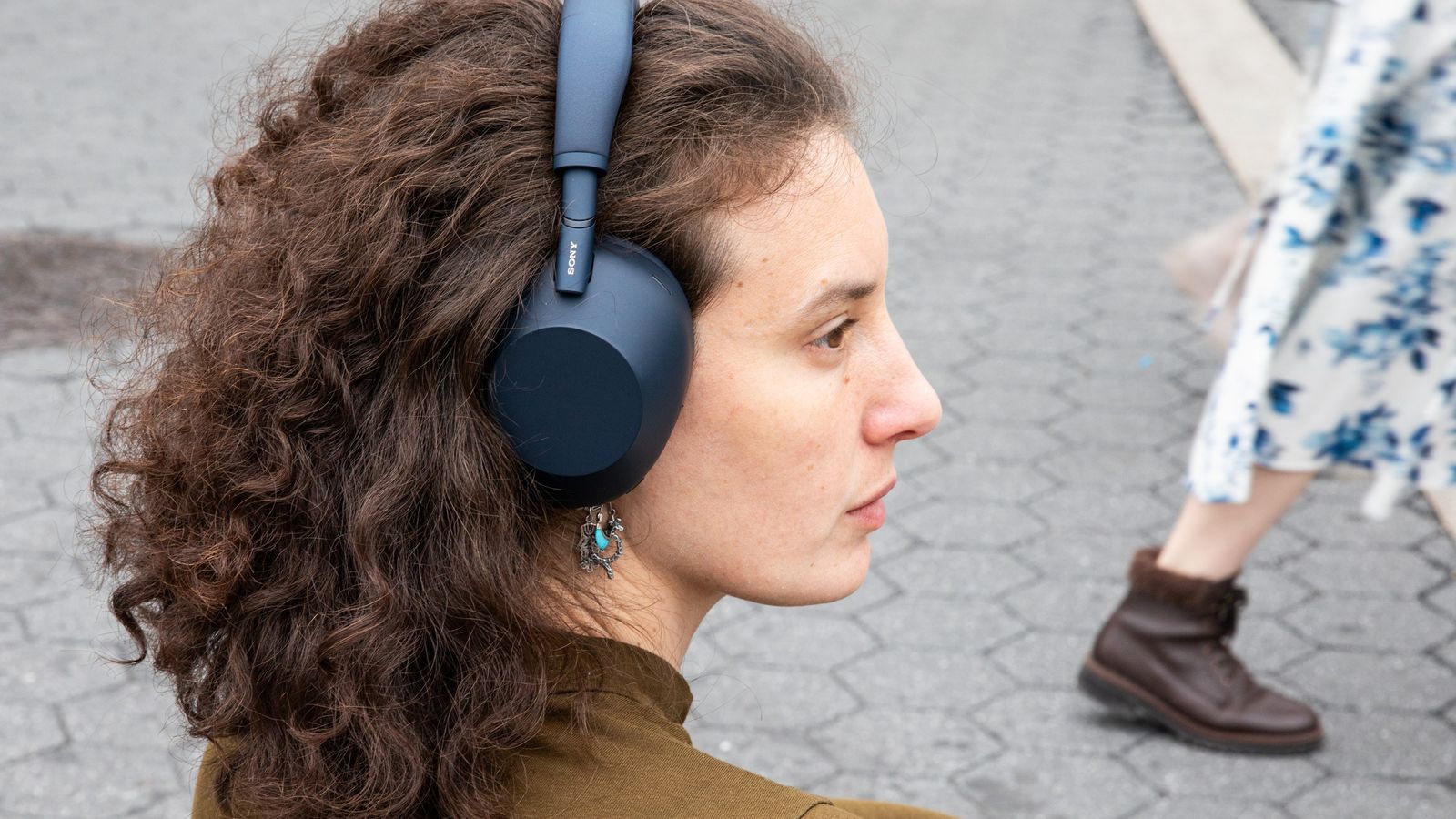 Sony WH-1000XM6: Desconto em fones premium reflete guerra de ruído