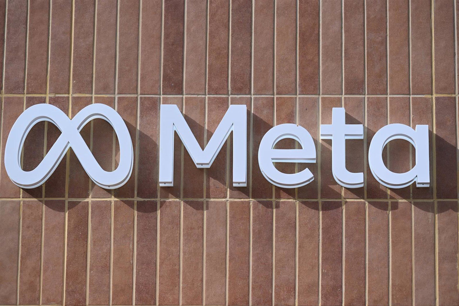 Meta avalia vender poder de computação de IA a terceiros e ações saltam 10%
