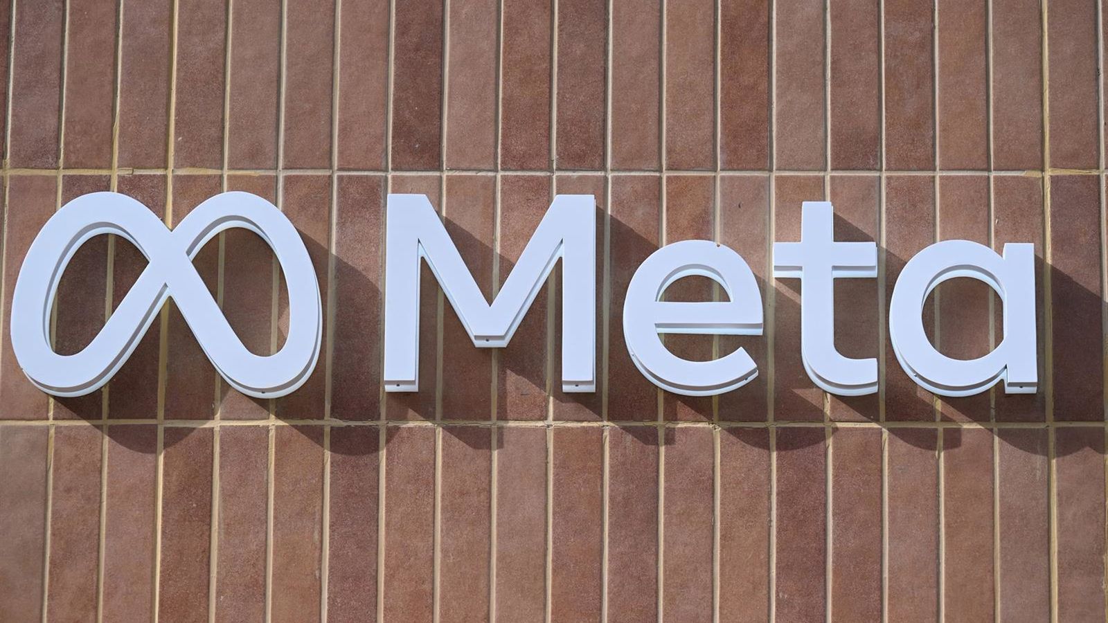 Meta avalia vender poder de computação de IA a terceiros e ações saltam 10%