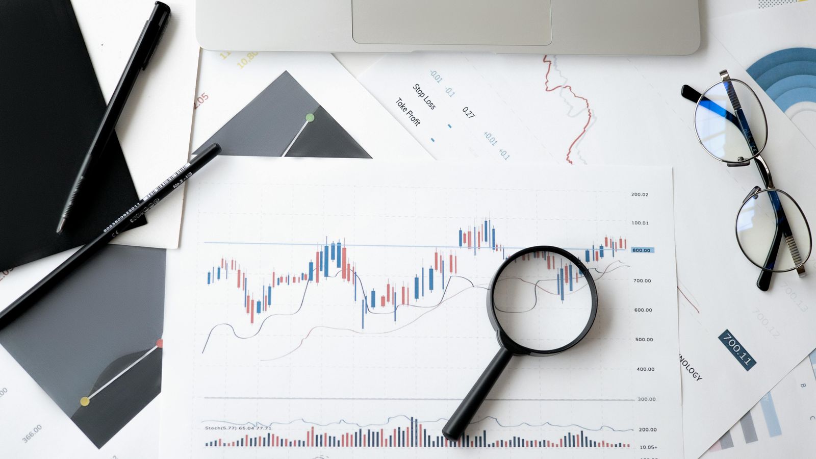 Itaú: Juros altos dividem economia em duas velocidades; exportações salvam setores