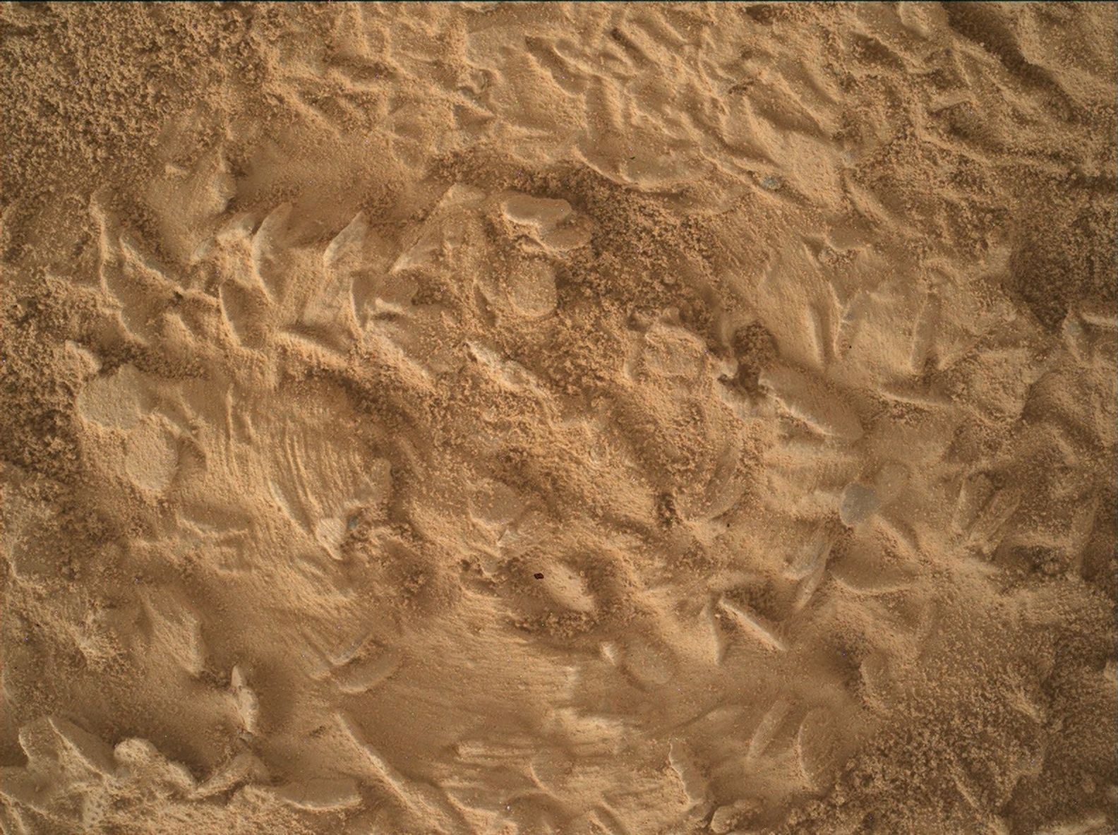 Curiosity se prepara para perfurar 'Nazca' e buscar pistas sobre cristais em Marte