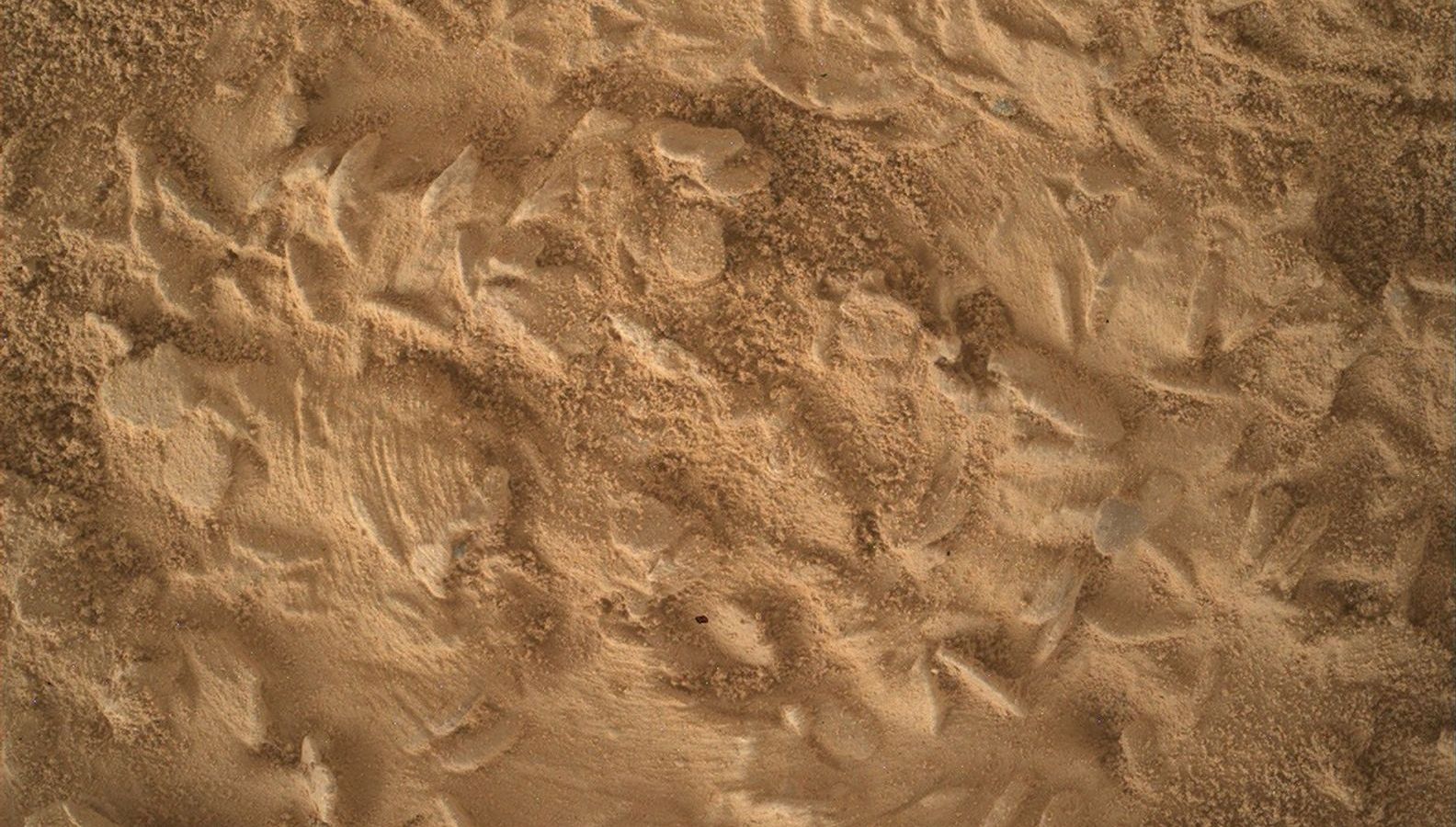 Curiosity se prepara para perfurar 'Nazca' e buscar pistas sobre cristais em Marte