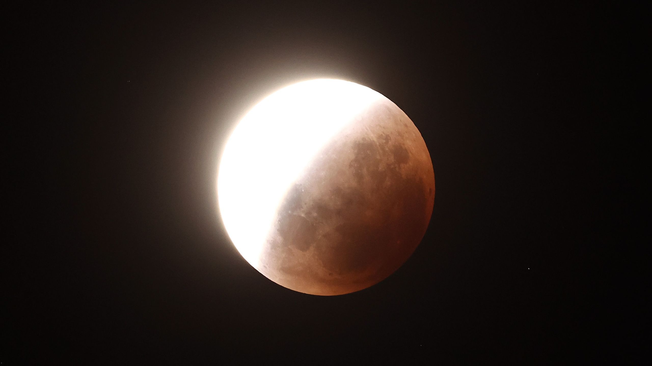 A sombra da Terra na Lua: uma aula de física em 3 horas