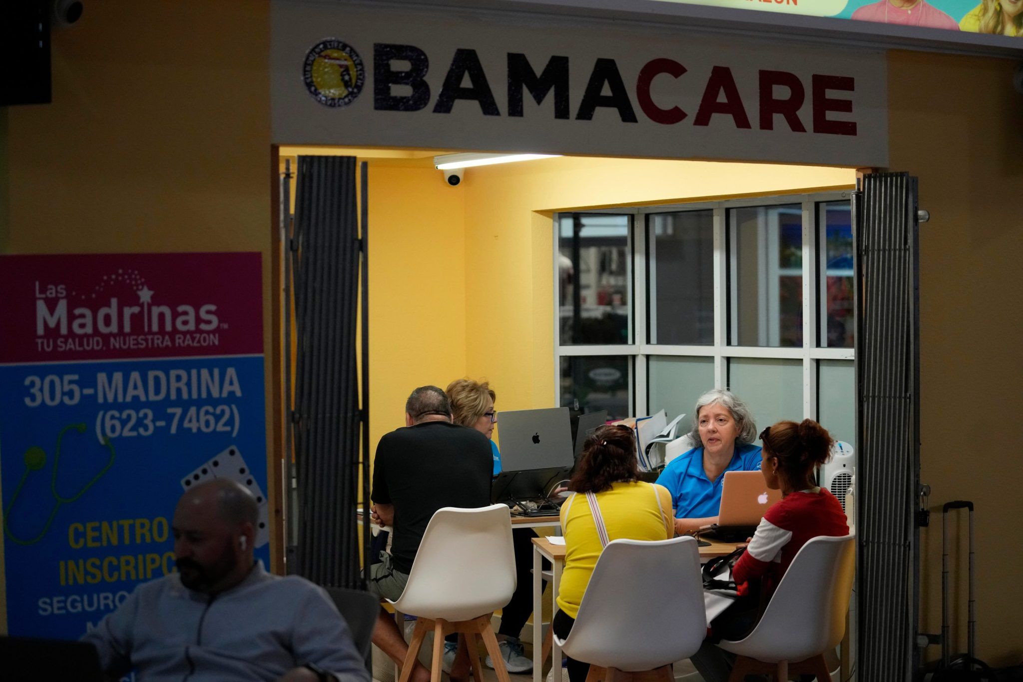 Queda nos subsídios do Obamacare deixa 2,6 milhões sem cobertura nos EUA