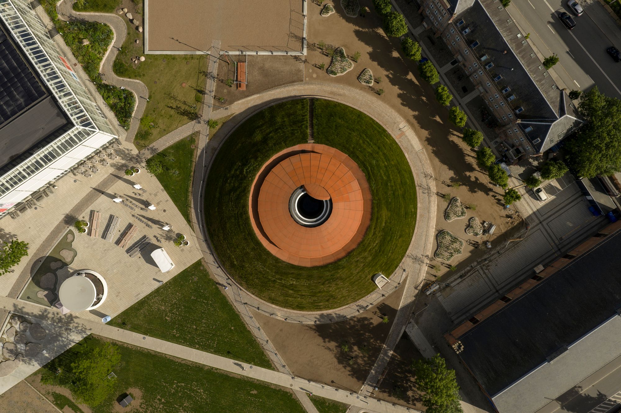 A arquitetura da luz — James Turrell transforma o subsolo de Aarhus