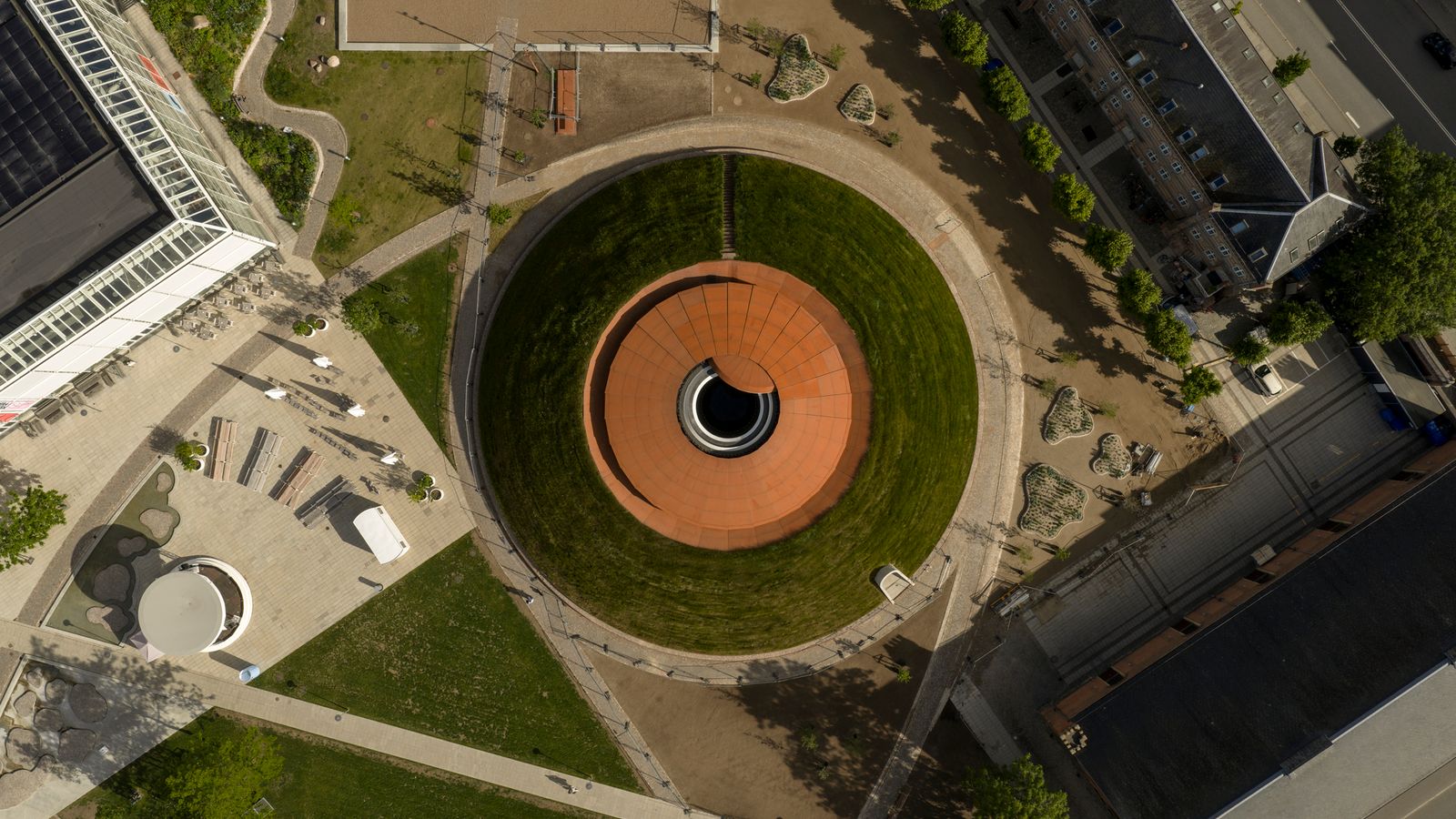 A arquitetura da luz — James Turrell transforma o subsolo de Aarhus