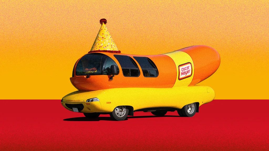 O segredo do carro-salsicha: 90 anos de um marketing que não esfria