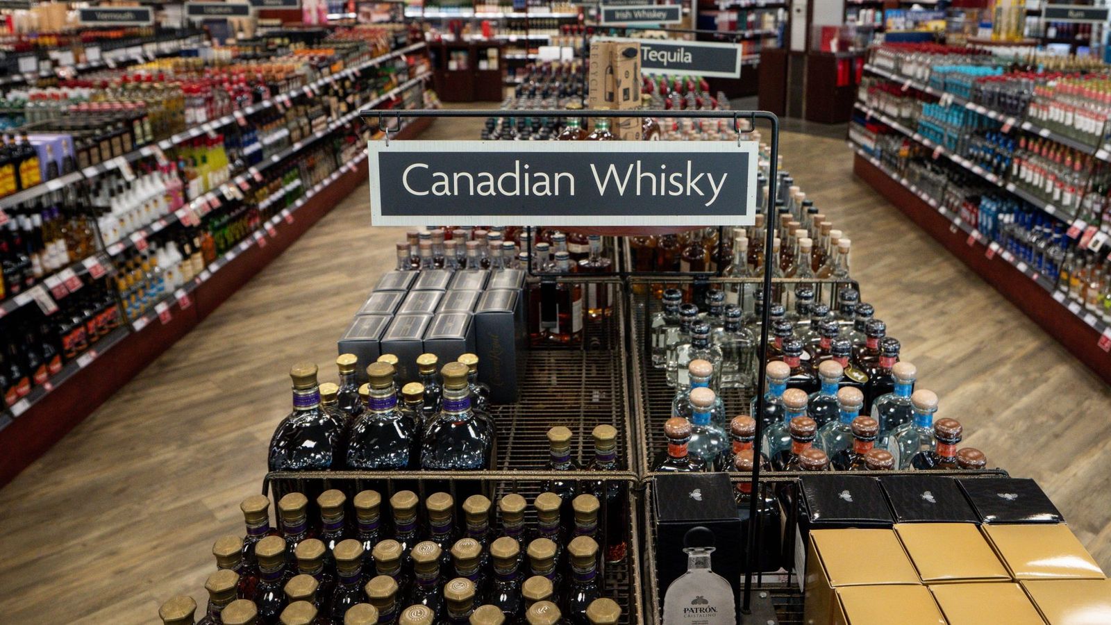 EUA proíbem US$ 1 bilhão em importações do Canadá — 87% é bebida alcoólica