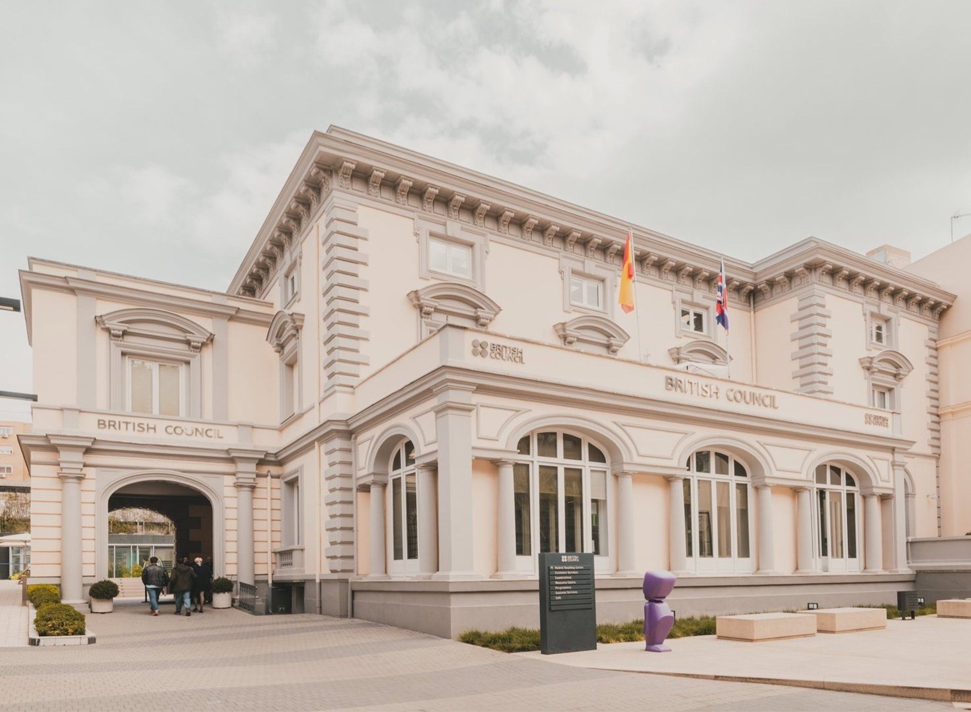 Abanca mira em Madrid com compra de palacete histórico