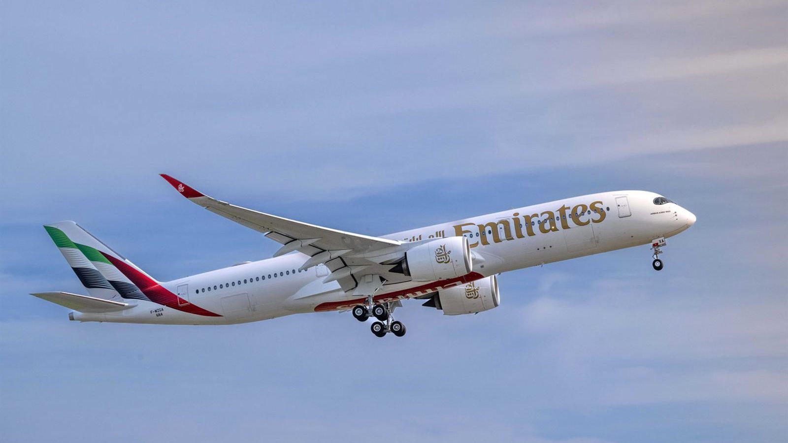Emirates instala internet da Starlink em 36 aeronaves — 15% da frota total
