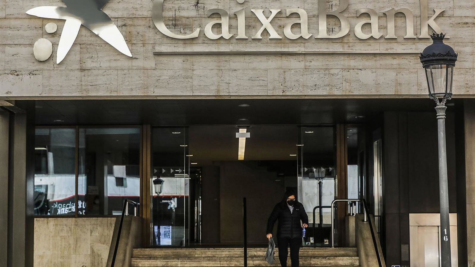CaixaBank propõe mais casas públicas e incentivos a locadores para conter crise imobiliária