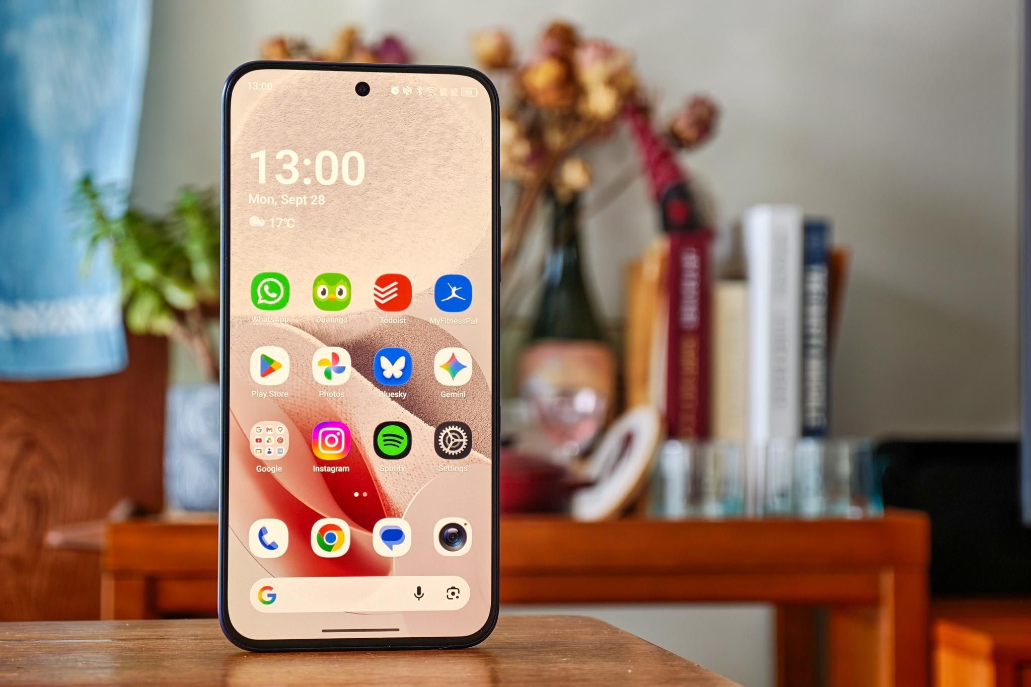 TCL antecipa iPhone Duo com tela OLED fosca