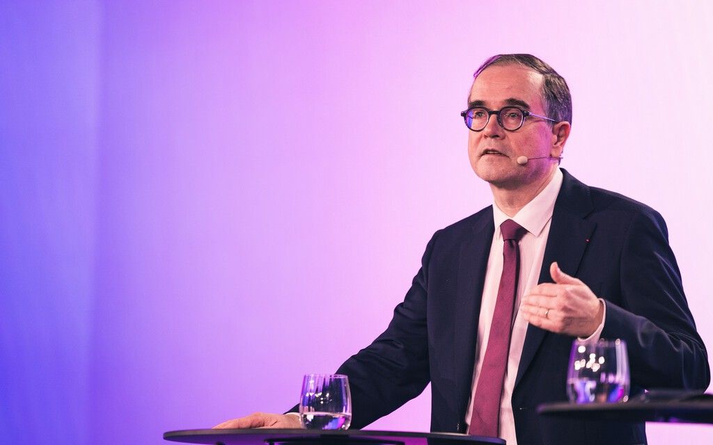 CEO da Renault critica incentivos a híbridos chineses na Espanha