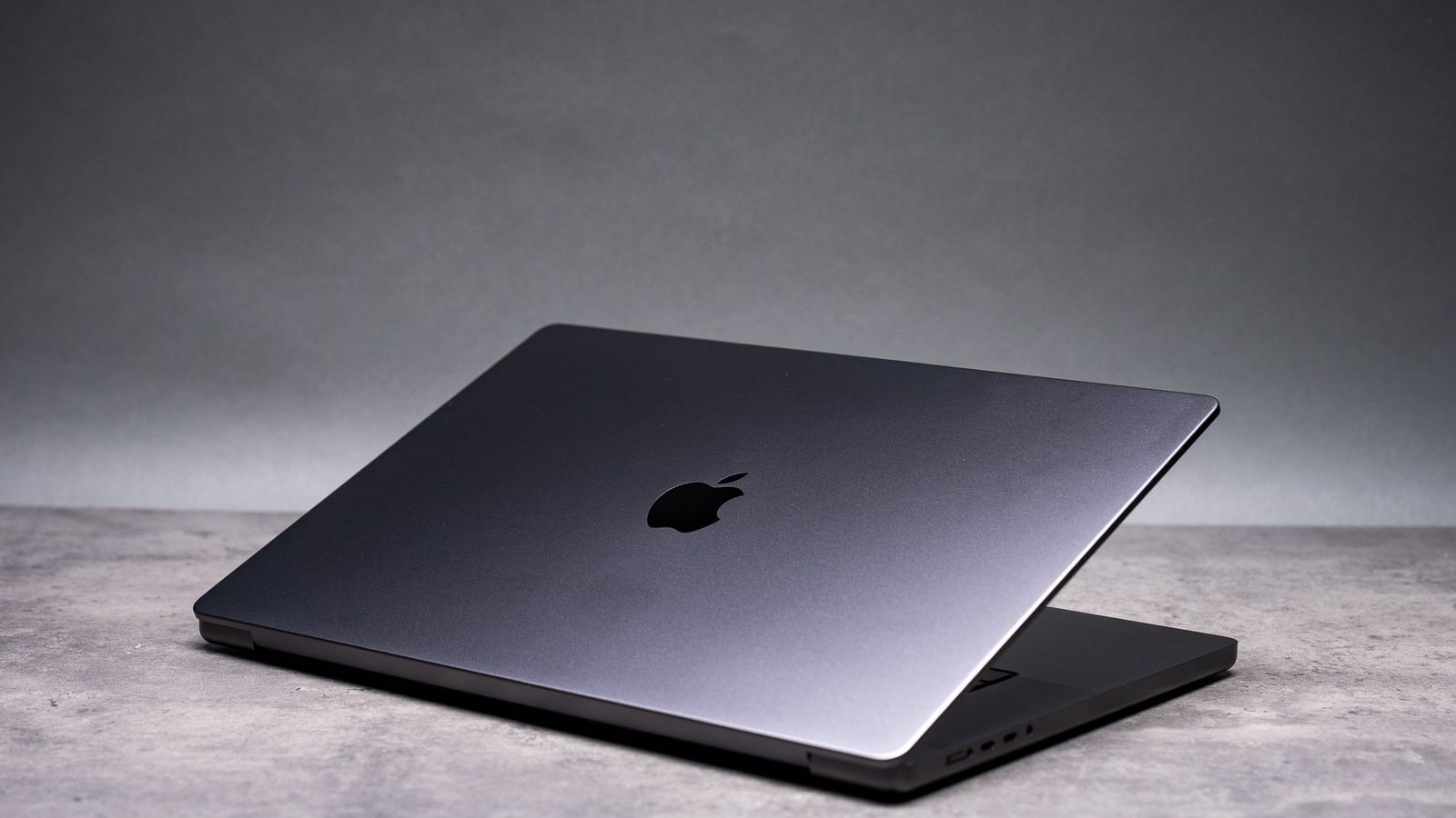 Apple altera estratégia de chips e adia upgrades de alto desempenho para 2027