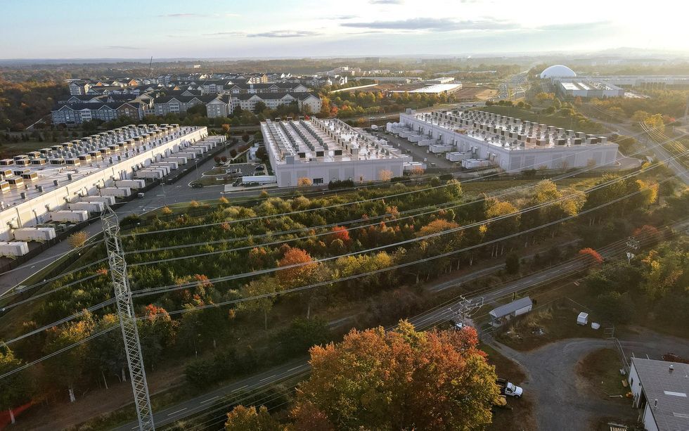 Demanda errática da IA testa limites das redes elétricas globais