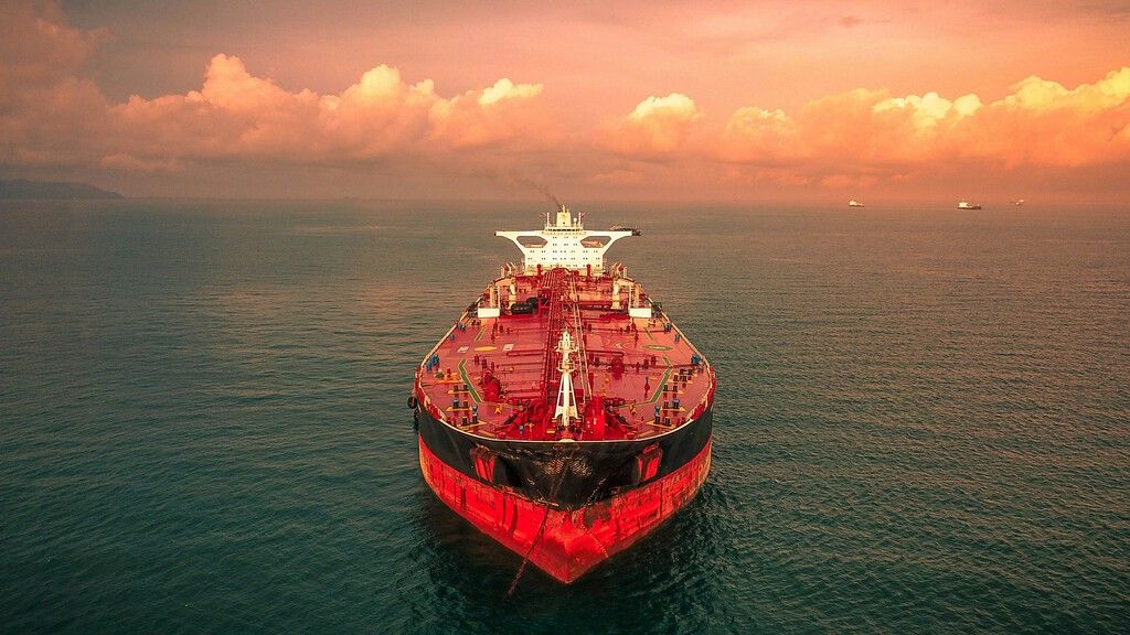 Mercado de petróleo precisará de 2 anos para se recuperar, mesmo com Ormuz reaberto