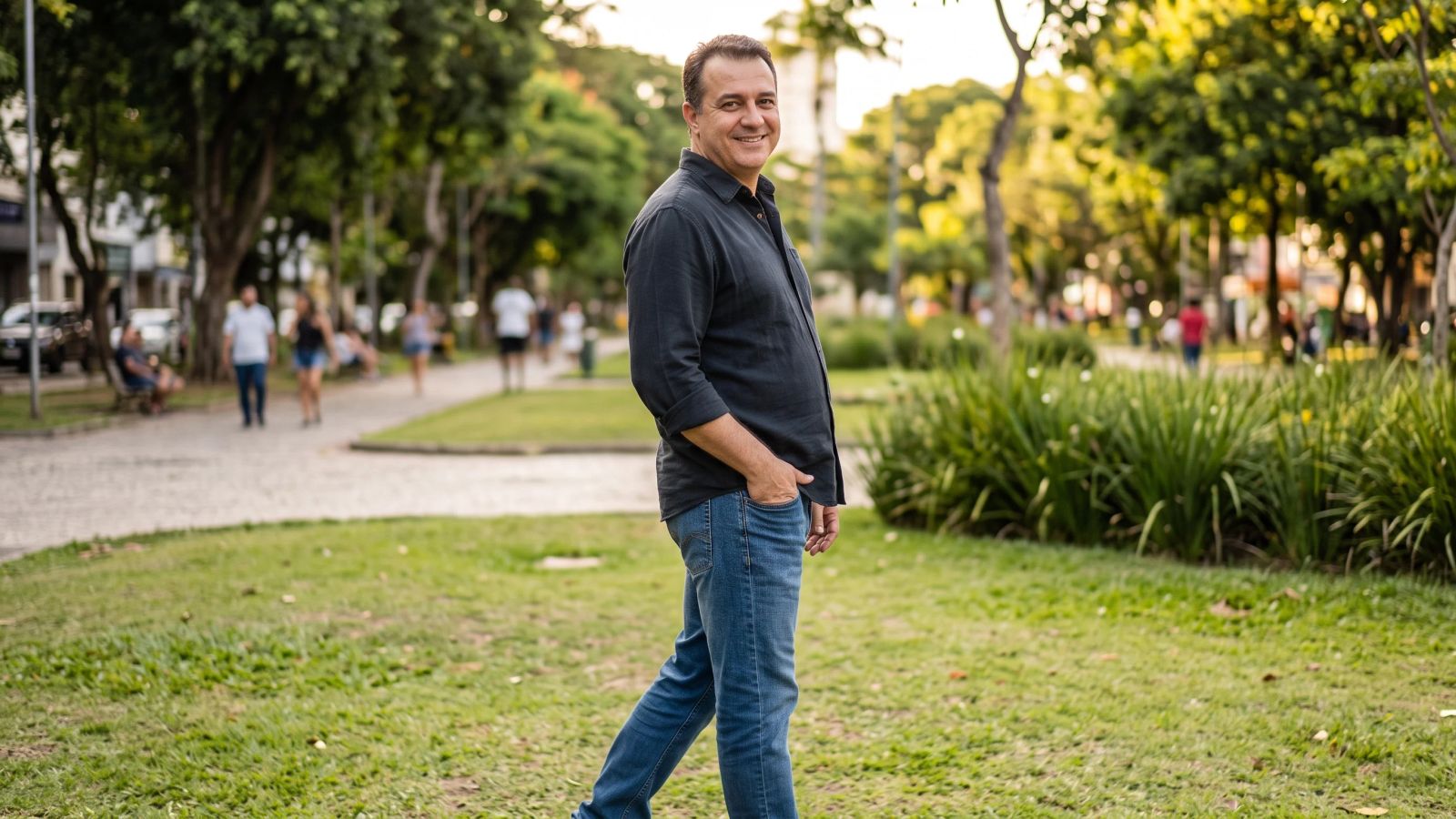 A arte de disfarçar a barriga em fotos: truques de pose e ângulo