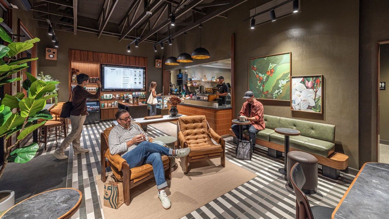 Starbucks aposta em lojas menores para impulsionar crescimento