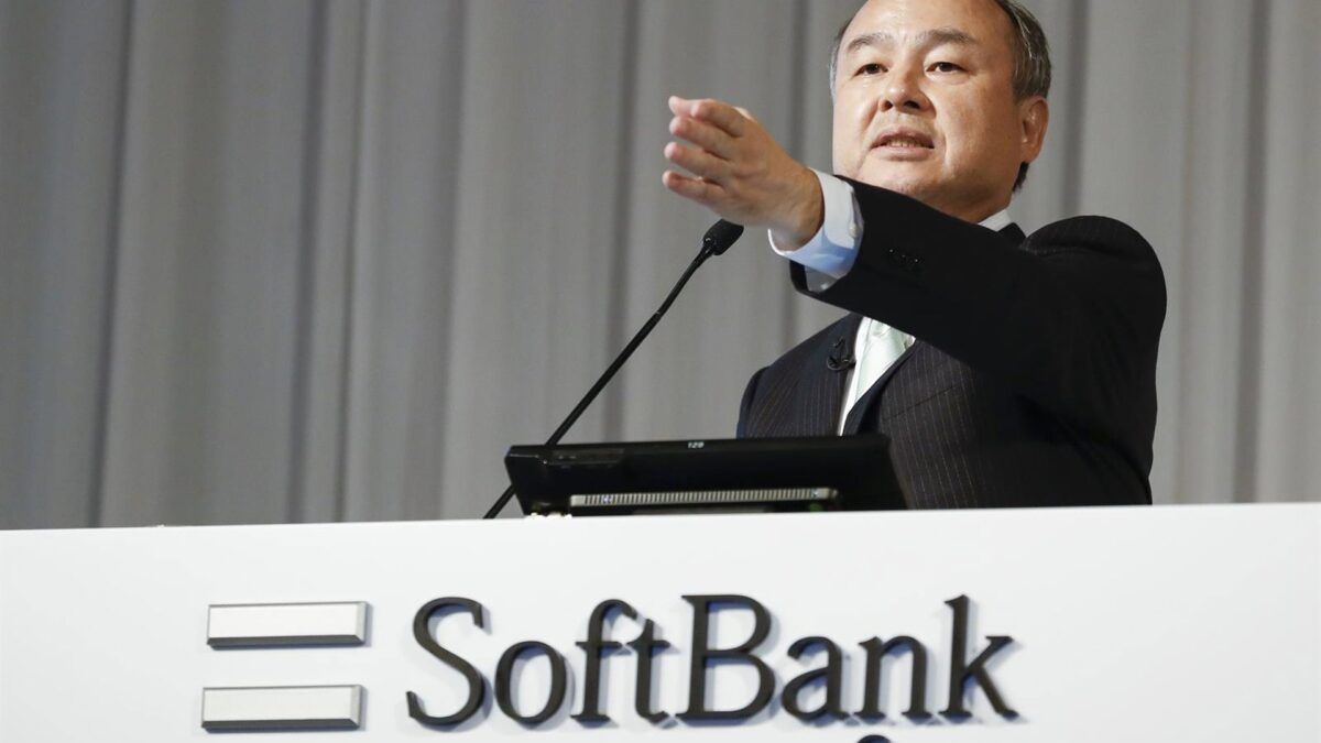 SoftBank: o lucro cai, a aposta em IA se agiganta