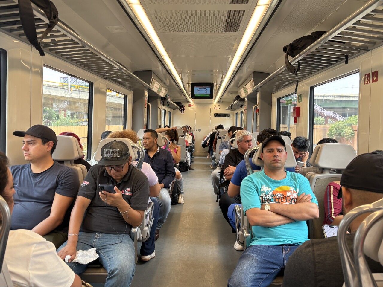 Trem para o AIFA se consolida como rota de transporte vecinal — e não aeroportuário