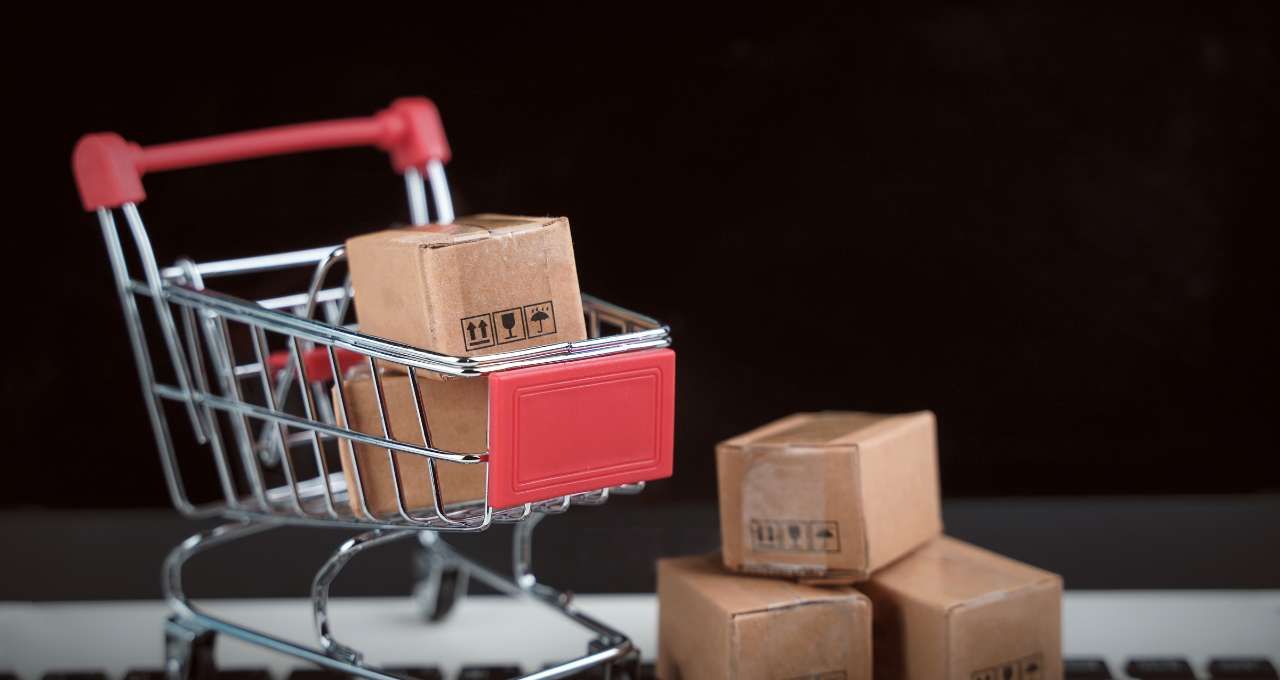 Governo planeja nova taxação para compras internacionais em 2027 — entenda o impacto