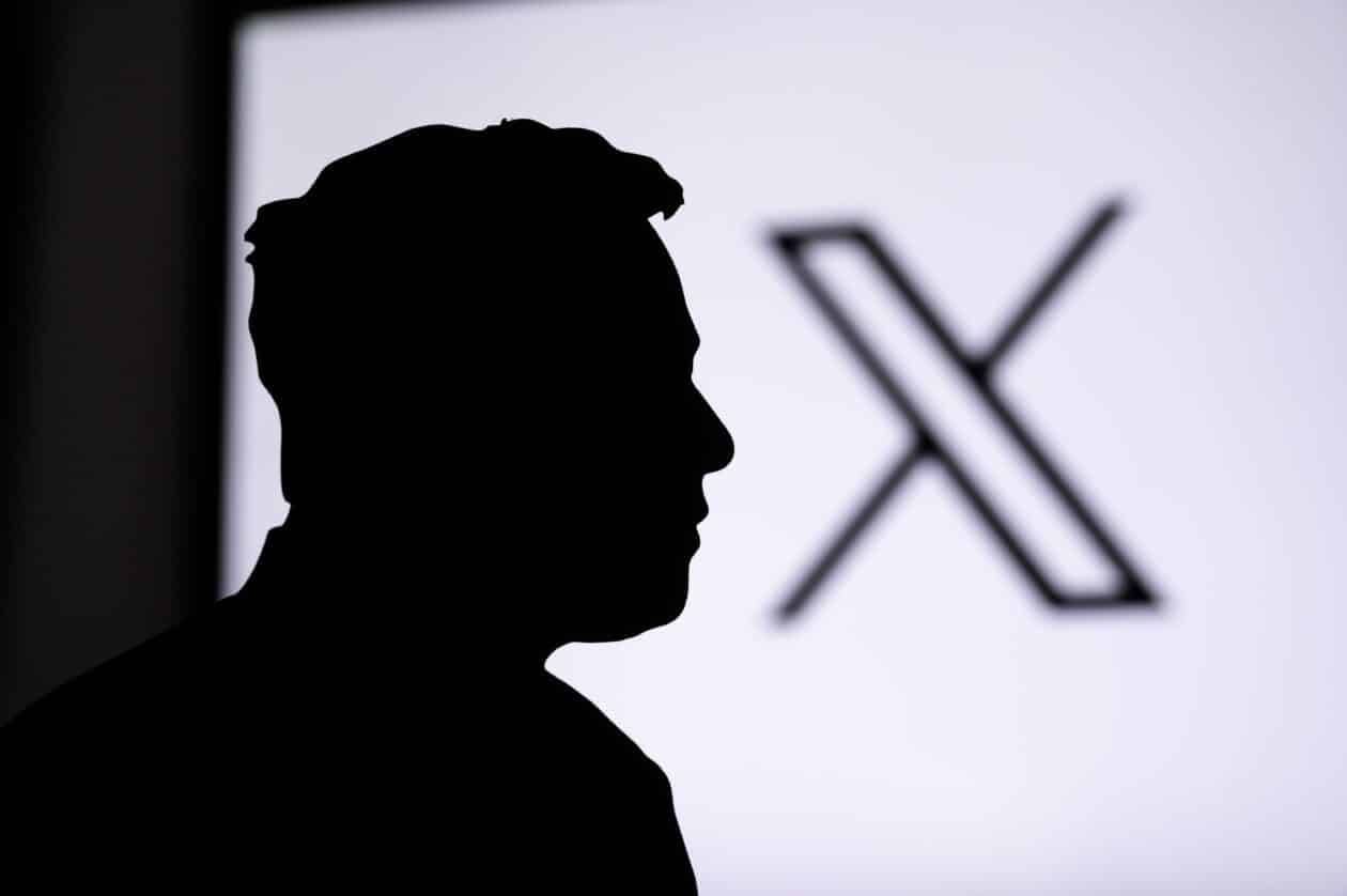 Musk pisca primeiro na briga com a Apple