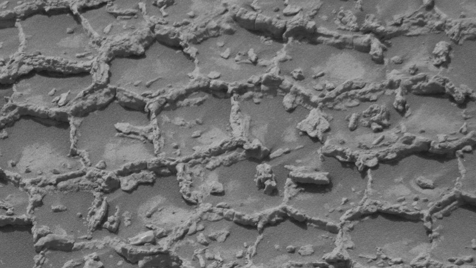 Curiosity encontra padrões poligonais em Marte — o que revelam sobre o passado do planeta