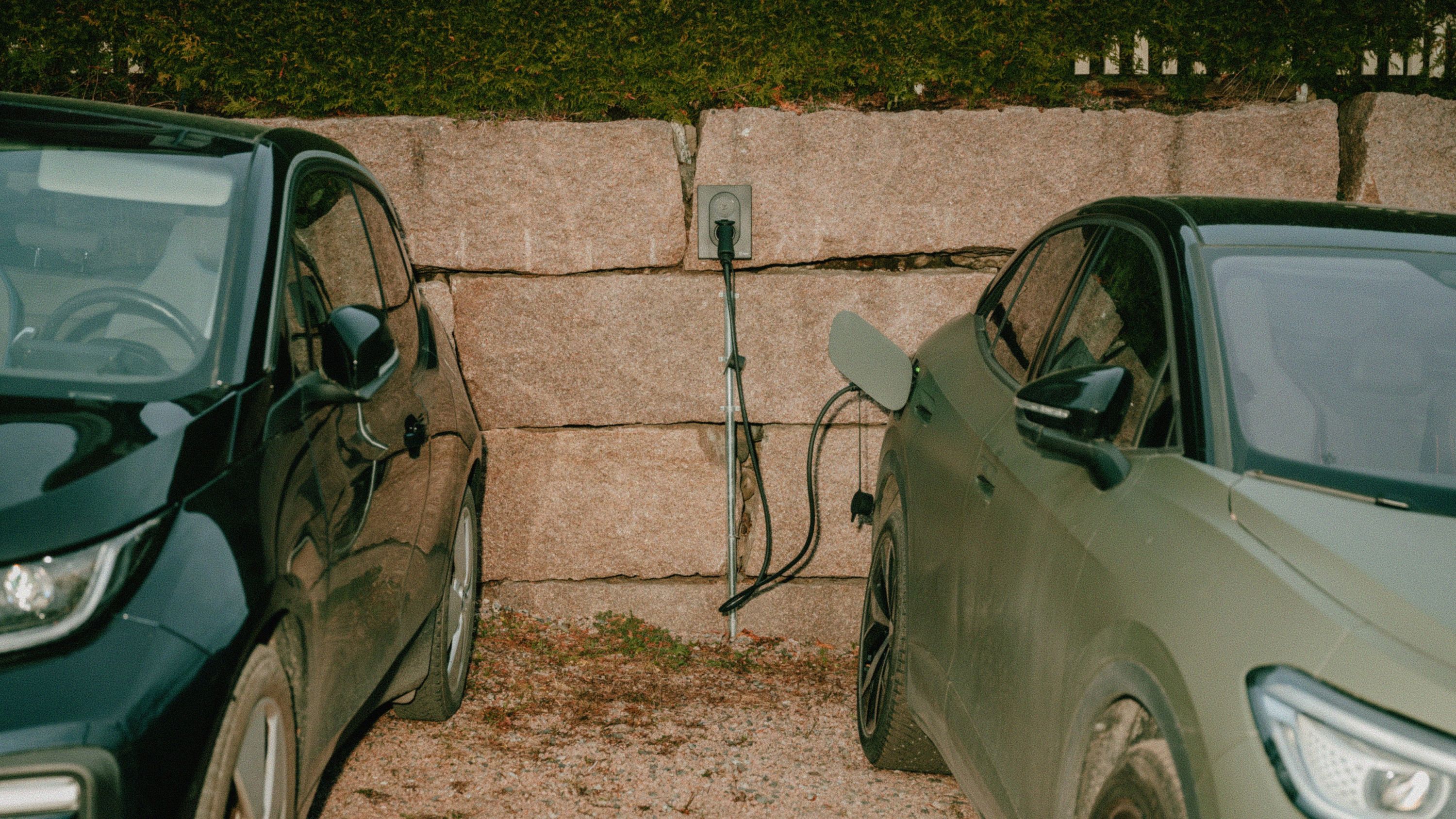 Por que americanos pagam mais por carros piores e ignoram elétricos?