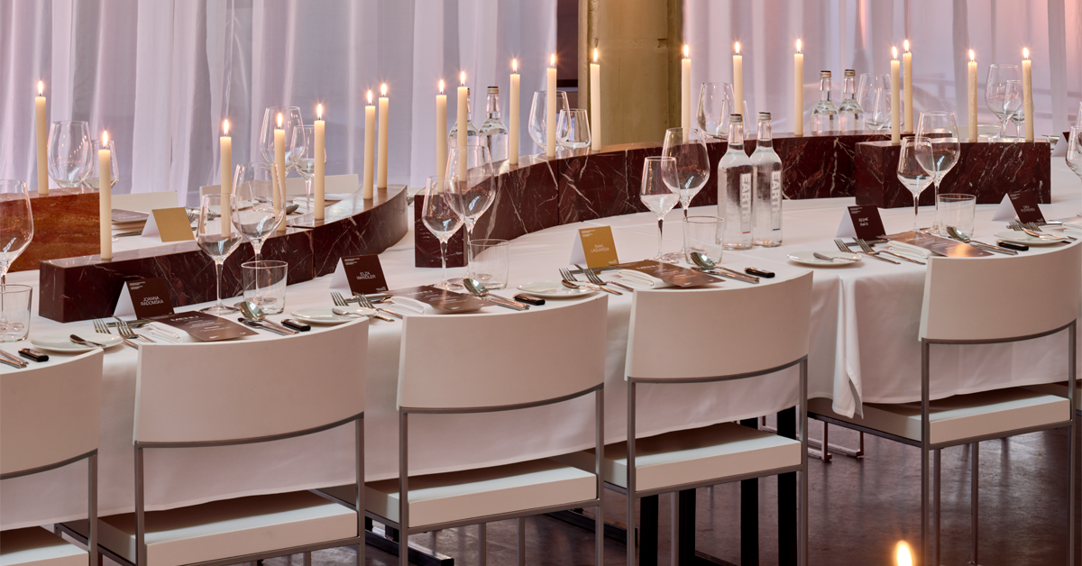 Sabine Marcelis transforma jantar em evento em peças de design colecionável