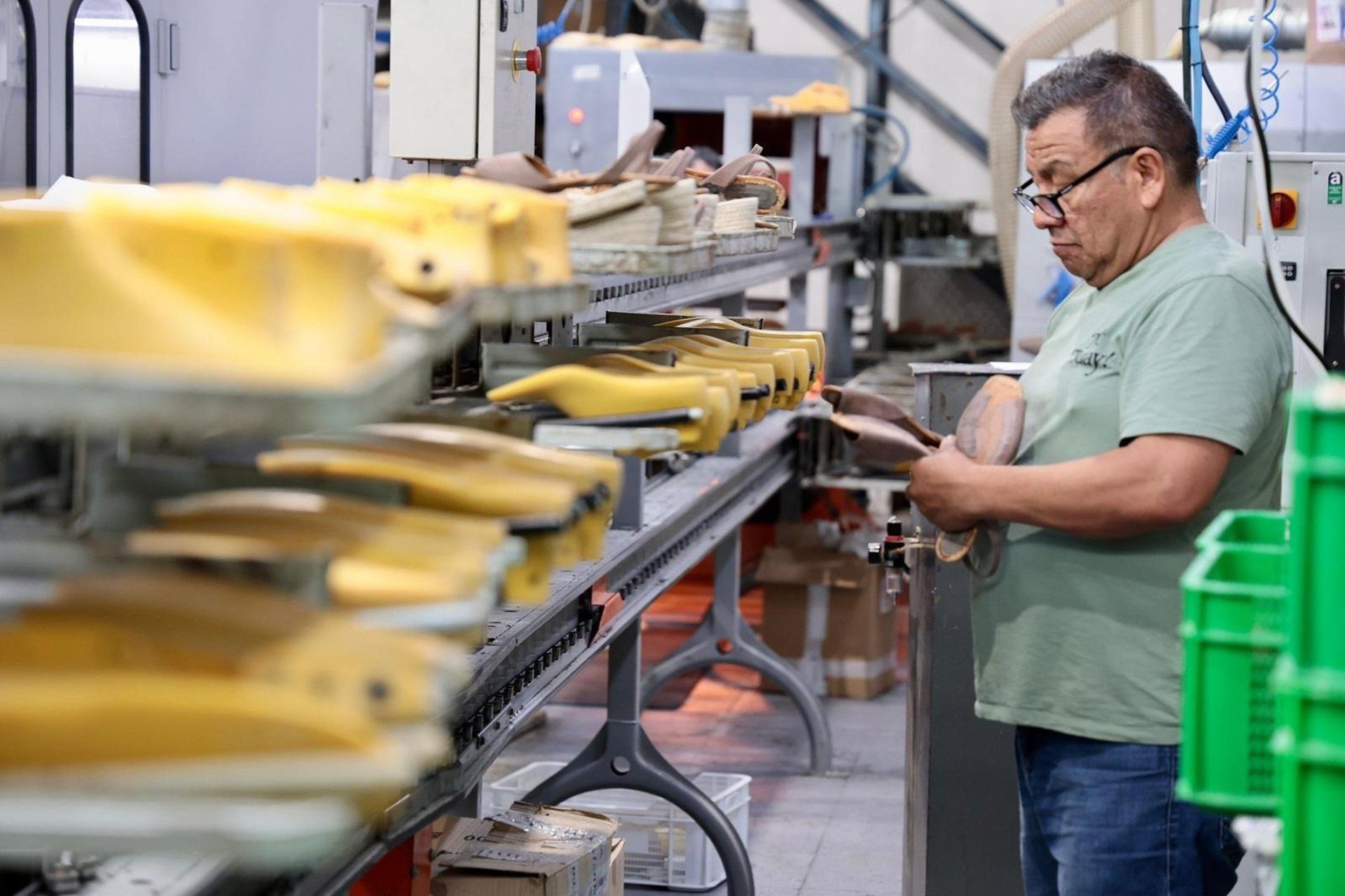 Absentismo laboral na Espanha atinge recorde de 7,68% em 2025