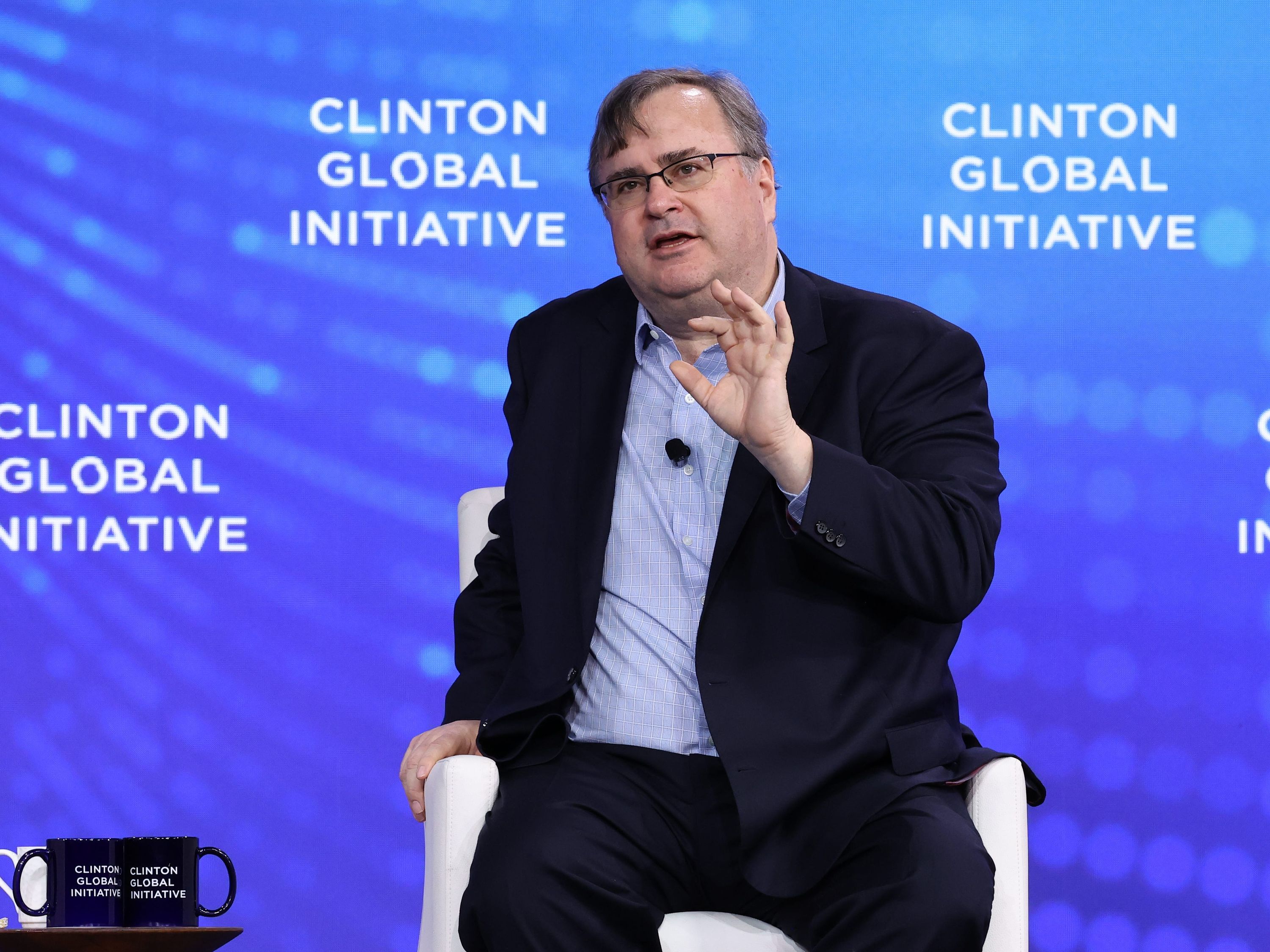 Reid Hoffman: Infraestrutura de IA é o freio da recessão nos EUA