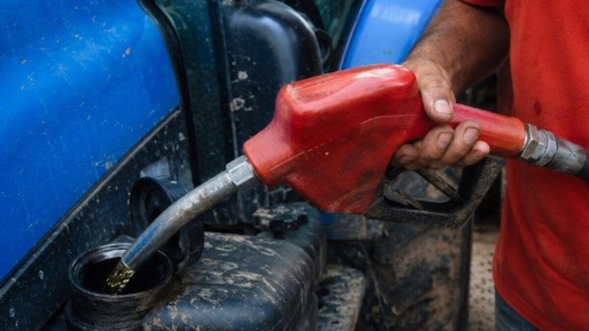 A safra em risco: agricultores espanhóis pedem socorro com diesel